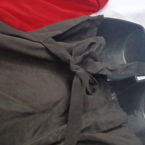 Vintage Bob Mackie Wearable Art Black & Red Button Up Blouse w Embrodered Design - Picture 6 of 8